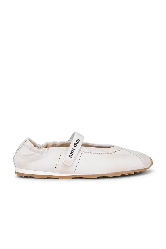 Plume Sneaker
