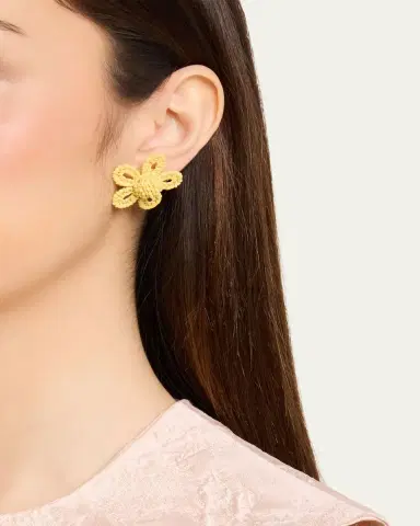 Oscar de la Renta Small Woven Raffia Flower Earrings | Thumbnail 3
