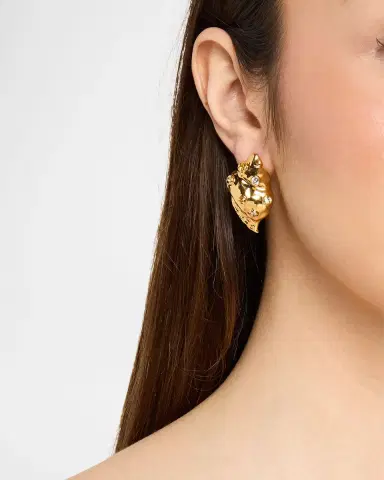 Oscar de la Renta Seashell Stud Earrings | Thumbnail 5
