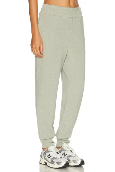 Varley The Slim Cuff 27.5 Pant | Thumbnail 2