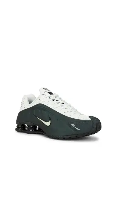 Nike Shox R4 Sneaker | Thumbnail 2