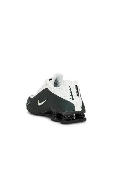 Nike Shox R4 Sneaker | Thumbnail 5