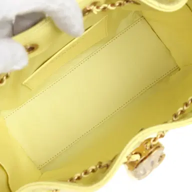 Chanel Chanel Mini 25 Hobo Bag Light Yellow Caviar Antique Gold Hardware | Thumbnail 8 Chanel Chanel Mini 25 Hobo Bag Light Yellow Caviar Antique Gold Hardware | Thumbnail 8