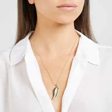 Jennifer Meyer Large Leaf Necklace | Thumbnail 3 Jennifer Meyer Large Leaf Necklace | Thumbnail 3