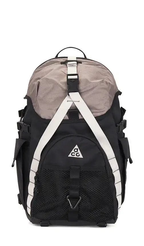 Backpack (25L)