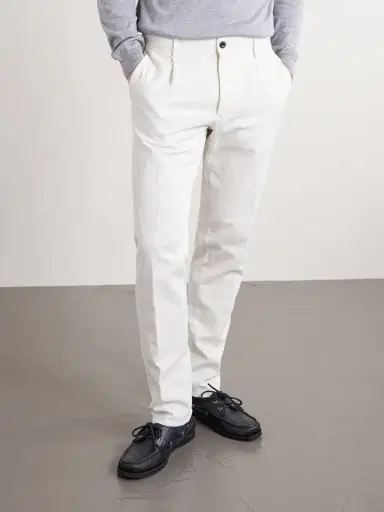 Slowear Tapered Pleated Stretch-Cotton and Linen-Blend Gabardine Trousers - Men | Thumbnail 3