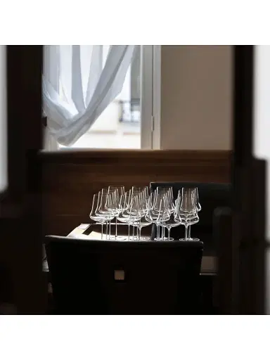 Lalique 1er Cru Wine Glasses 2-Piece Set | Thumbnail 5 Lalique 1er Cru Wine Glasses 2-Piece Set | Thumbnail 5