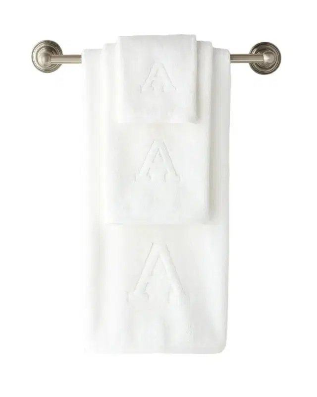 Matouk Auberge Monogrammed Fingertip Towel