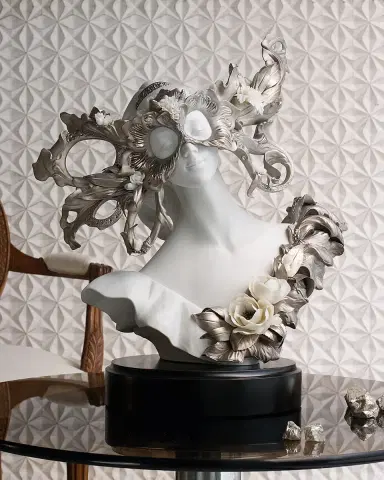 Lladro "Carnival Fantasy" Statue | Thumbnail 2