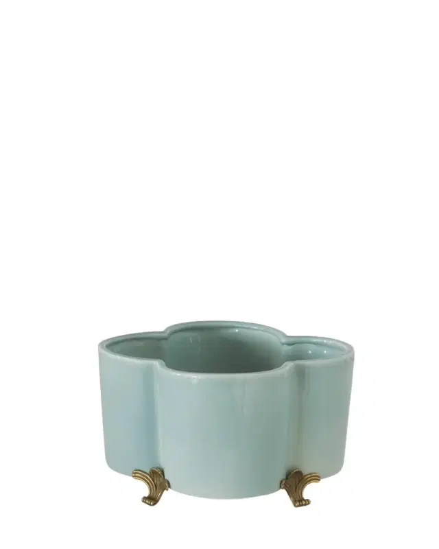 Port 68 Celadon Quatrefoil Planter