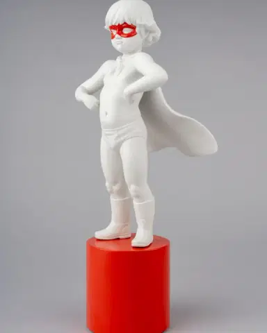 Lladro Hero to Rescue Figurine | Thumbnail 3