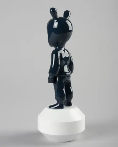 Lladro "The Dark Blue Guest" Figurine | Thumbnail 4