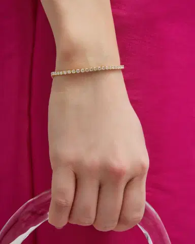 Neiman Marcus Diamonds 18K Yellow Gold GH/SI Diamond 4-Prong Bracelet, 7"L, 4.48tcw | Thumbnail 1 Neiman Marcus Diamonds 18K Yellow Gold GH/SI Diamond 4-Prong Bracelet, 7"L, 4.48tcw | Thumbnail 1
