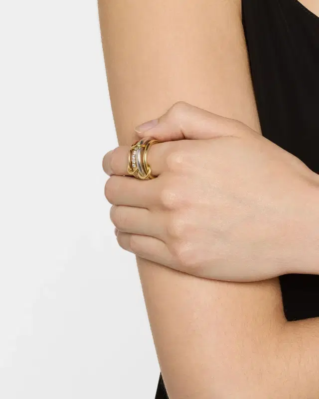 Janssen MX 4-Linked Ring with Diamonds