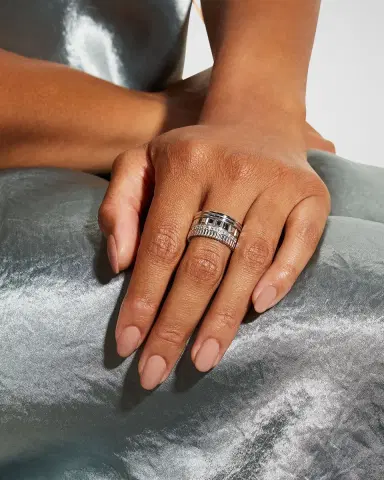 Boucheron Quatre 18K White Gold Radiant Edition Diamond Ring | Thumbnail 2