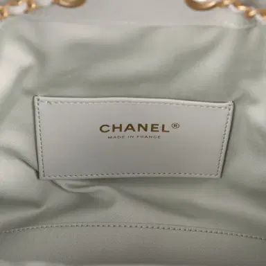 Chanel Chanel Small 25 Hobo Bag Light Green Caviar Antique Gold Hardware | Thumbnail 9