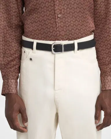 Valentino Garavani Men's Buckle Reversible Leather Belt | Thumbnail 4 Valentino Garavani Men's Buckle Reversible Leather Belt | Thumbnail 4