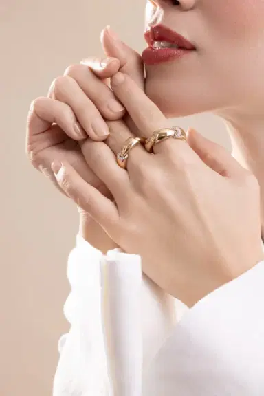 Vhernier Diamond Three Section Calla Midi Ring | Thumbnail 4