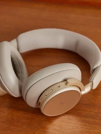 Bang & Olufsen Beoplay H100 Wireless Headphones - Men | Thumbnail 4 Bang & Olufsen Beoplay H100 Wireless Headphones - Men | Thumbnail 4