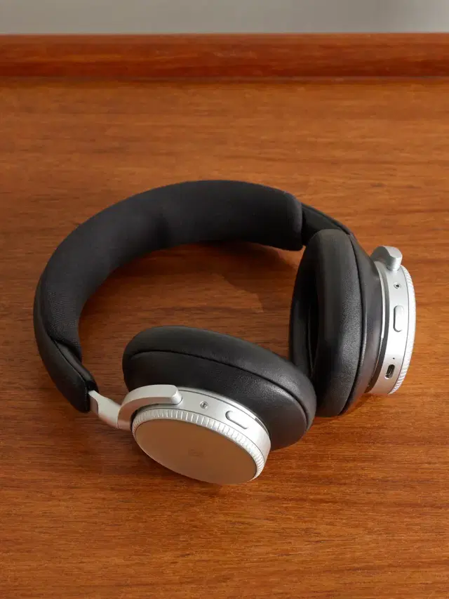 Bang & Olufsen Beoplay H100 Wireless Headphones - Men