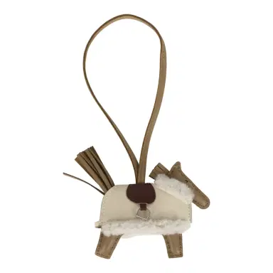 HERMÈS Hermes Rodeo Robeo Plush Charm PM Beige Marfa, Terre, Craie, Ecru Milo Lambskin and Merino Wool Palladium Hardware | Thumbnail 2