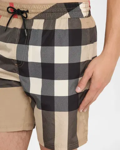 Burberry Men's Signature Check Swim Shorts | Thumbnail 4