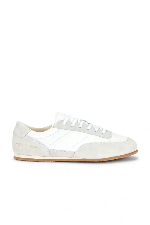 Minimal Runner Sneaker