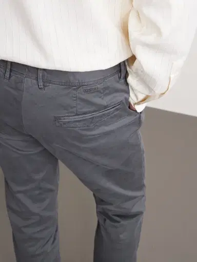 Slowear Slim-Fit Tapered Stretch-Cotton Gabardine Trousers - Men | Thumbnail 6