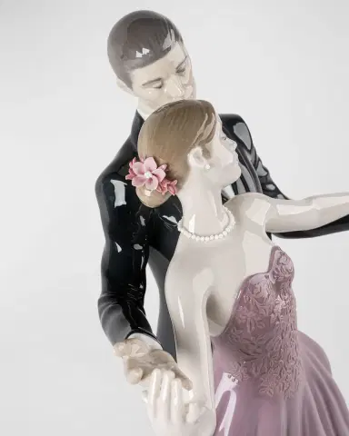 Lladro Anniversary Waltz Sculpture | Thumbnail 3