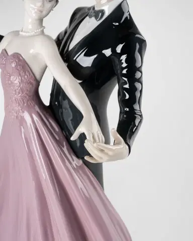 Lladro Anniversary Waltz Sculpture | Thumbnail 4