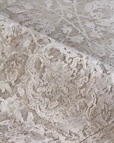 Exquisite Rugs Augustin Hand-Knotted Rug | Thumbnail 3
