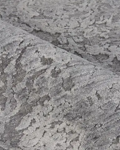 Exquisite Rugs Augustin Hand-Knotted Rug | Thumbnail 3