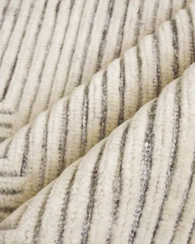 Exquisite Rugs Martinez Hand-Knotted Rug | Thumbnail 4