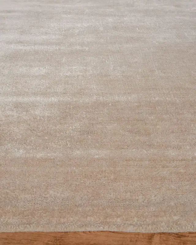 Exquisite Rugs Crescent Hand-Knotted Rug