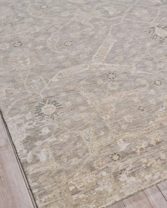 Exquisite Rugs Artisan Power-Loomed Camel Rug