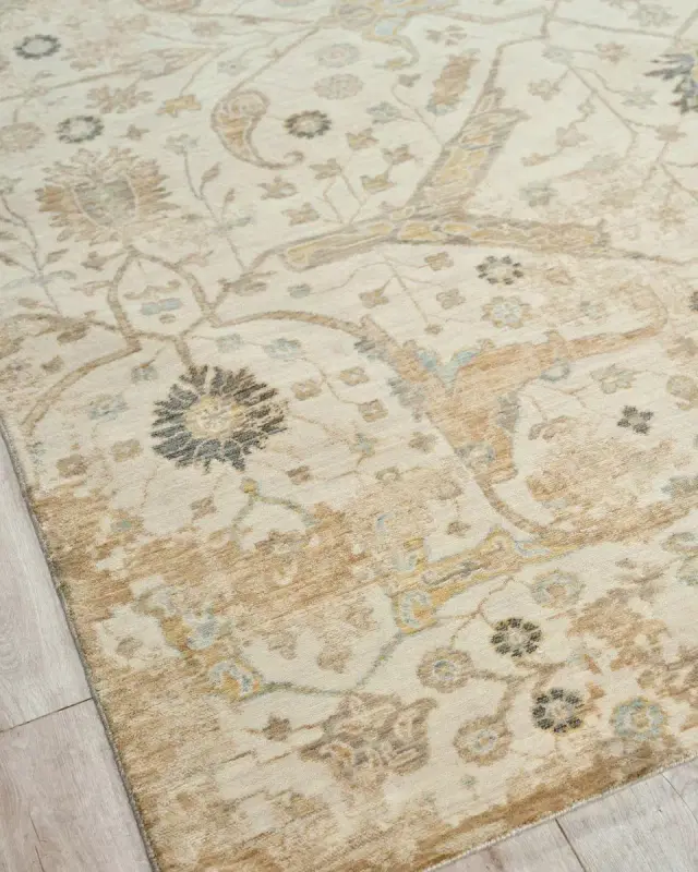 Exquisite Rugs Artisan Power-Loomed  Rug