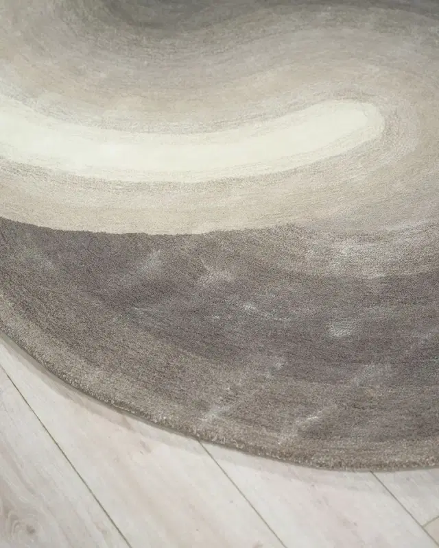 Exquisite Rugs Mitomo Hand-Tufted Charcoal &  Shaped Rug