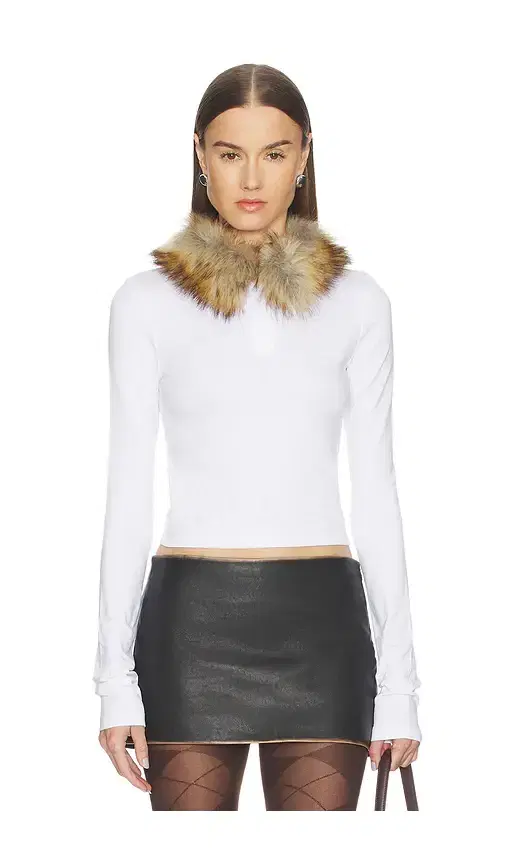 WE11DONE Faux Fur Collar T-shirt