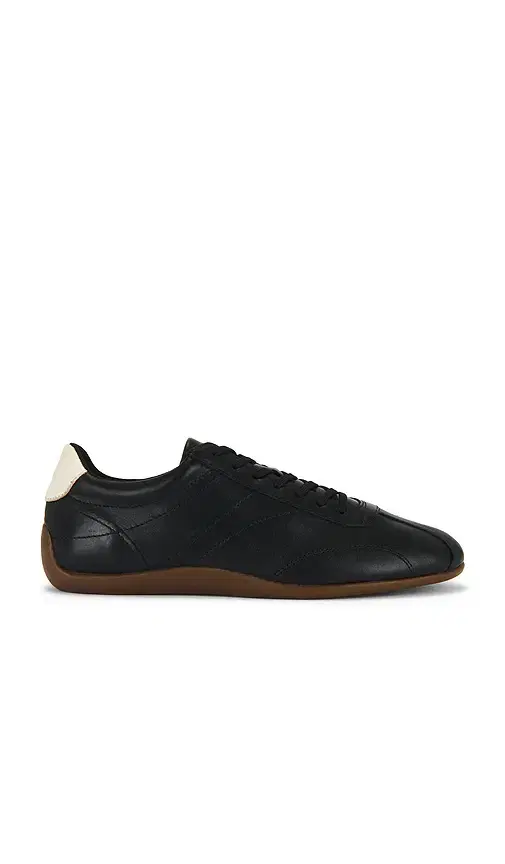 Hollie Sneaker