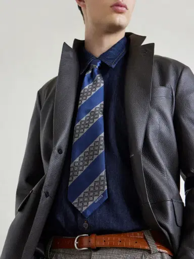 Versace 9cm Silk-Jacquard Tie - Men | Thumbnail 3