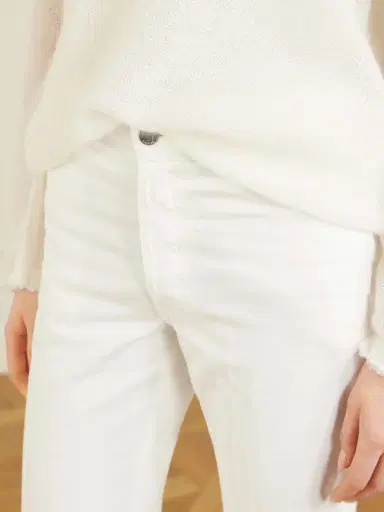 TOTEME Kick Organic Flared Jeans | Thumbnail 5