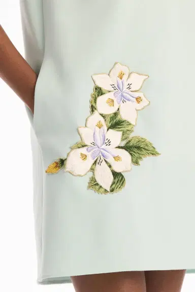 Oscar de la Renta Short Sleeve Embroidered Collared Day Dress | Thumbnail 3