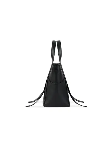 Givenchy Women's The Snatch Medium Shoulder Bag in Grained Leather - Black | Thumbnail 4 Givenchy Women's The Snatch Medium Shoulder Bag in Grained Leather - Black | Thumbnail 4