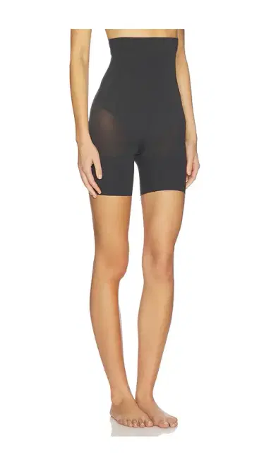 SKIMS Sheer Seamless Mid Thigh Short | Thumbnail 2