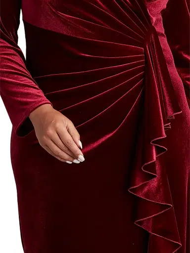 Tadashi Shoji Women's Plus Velvet Ruffle-Front Gown | Thumbnail 4
