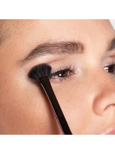 Trish McEvoy Mini Fan 63 Brush | Thumbnail 2