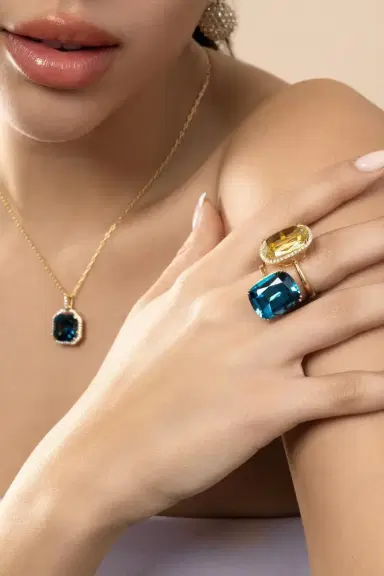 GOSHWARA Lemon Quartz Cushion Gossip Ring | Thumbnail 3