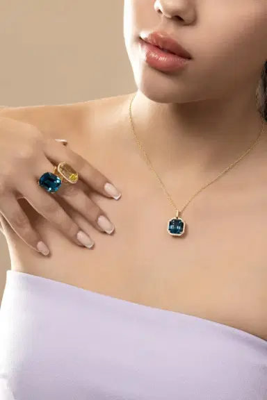 GOSHWARA London Blue Topaz Asscher Gossip Pendant Necklace | Thumbnail 4