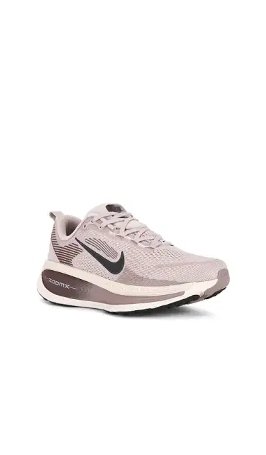 Nike Vomero 18 Sneaker | Thumbnail 2 Nike Vomero 18 Sneaker | Thumbnail 2
