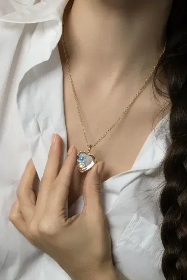 LOQUET Heart Large Locket Rolo Chain Necklace | Thumbnail 4 LOQUET Heart Large Locket Rolo Chain Necklace | Thumbnail 4